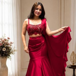 Entra a cada ocasión con una elegancia real en este magnífico Lehenga Saree de diseñador. Una combinación perfecta de encanto tradicional. - Product Image 3