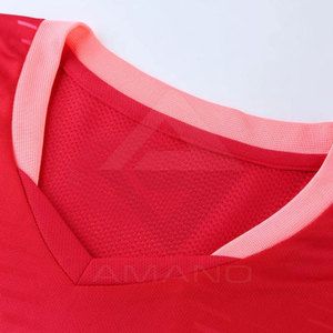 Prix de gros en stock Vêtements de football pour hommes Logo personnalisé Créez vos propres uniformes de football - Product Image 2