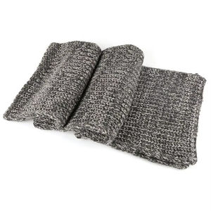 Écharpe d'hiver personnalisée Kivotech 100% acrylique, de haute qualité, faite à la main, élégante, chaude et tricotée, pour unisexe - Product Image 4