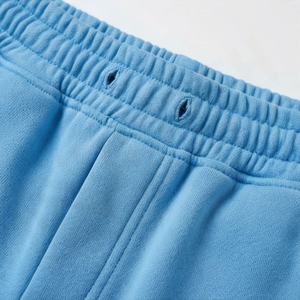 Camiseta sin mangas ligera para hombre, estilo casual, con corte acampanado, transpirable, cintura elástica, diseño de parches con salpicaduras de pintura graffiti y efecto apilado de lona. - Product Image 4