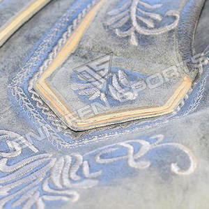 Lederhosen corto para hombre, bordado de cuero de ante de vaca genuino en botones frontales, lados de cierre y bolsillos traseros - Product Image 5