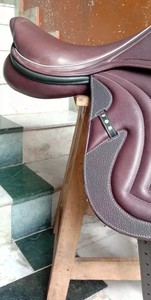 Sillín de salto inglés de contacto cercano de primera calidad, sillín de doma de cuero de estilo occidental para equitación hecho a mano para el rendimiento - Product Image 3