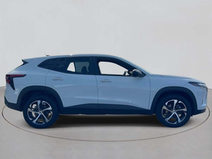 Chevrolet Trax RS SUV 1RS 2024, Tracción Delantera, Volante a la Izquierda, Automático, Interior Oscuro, Asientos de Cuero, Neumáticos R19, Techo Corredizo, Luces Diurnas LED - Product Image 4