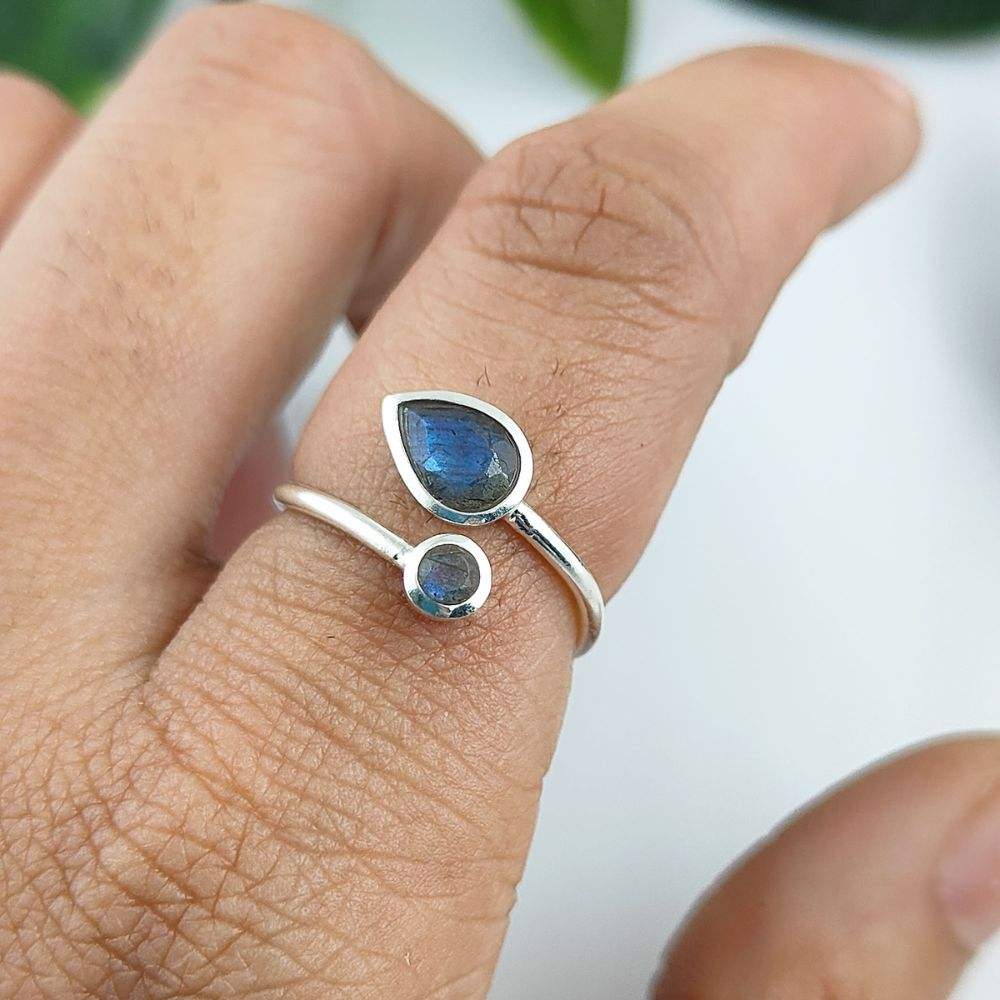 ลาบราโดไรต์