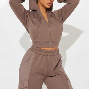 Meilleure qualité de pantalons de survêtement et jogger à capuche pour femmes ensemble grande taille vêtements décontractés nouveau streetwear pour femmes survêtements fabricants - Product Image 3