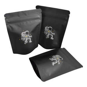 Pochette mate debout avec fermeture éclair et encoche de déchirure pour l'emballage des collations et des noix, conçue pour la consommation quotidienne au détail au Vietnam - Product Image 1