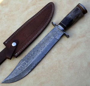 Cuchillo Bowie de Hoja Fija Hecho a Mano |   Cuchillo de Caza para Exteriores con Hoja Curva de Acero Inoxidable con Borde Dentado y Mango de Madera Pulido - Product Image 5