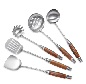Spatule/tourneur/cuillère à riz en acier miroir Derniers ustensiles de cuisine design Cuillère Manche en bois Prix le plus bas - Product Image 1