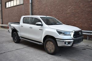 2023 pour Toyota Hilux avec AWD lumière intérieur sièges en cuir R20 pneus ACC régulateur de vitesse Euro6 émission GCC utilisé direction gauche - Product Image 3
