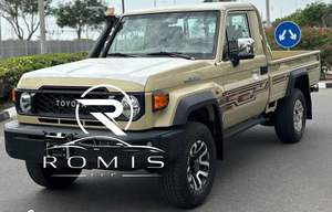 Land Cruiser LC79 2.8L simple cabine 4x4 diesel automatique SUV tout-terrain d'occasion 2024 - Product Image 2