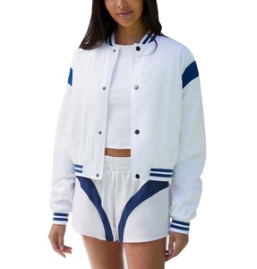 Chaqueta de bombardero de satén en blanco personalizada para mujer, venta al por mayor, chaqueta de béisbol abotonada transpirable reversible de satén universitario personalizada para mujer - Product Image 1