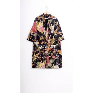 Kimono Kantha en coton fait main indien pour femme et homme – Robe de plage élégante, peignoir d'été, patchwork floral, cadeau pour elle, respirant et séchage rapide - Product Image 1