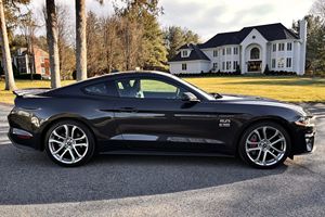 Ford Mustang GT Coupé Premium 2022 d'occasion, 14 800 miles, boîte manuelle 6 vitesses, moteur V8 - Product Image 2