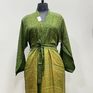 Robe kimono en soie pour femmes, fabriquée à la main en Inde, pour l'été, taille unique, manches longues, double poche, prix de gros - Product Image 1