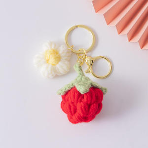 Nouveau Porte-clés Créatif en Coton au Crochet Fraise Tournesol, Pendentif Exquis Fait Main pour Couples, Élégant Cadeau à Suspendre - Product Image 6