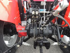 Tracteur à roues Massey Ferguson 243 à moteur diesel Catégorie Tracteurs agricoles d'occasion - Product Image 4