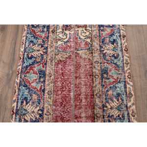 Alfombra Turca Vintage de 2.2x6.5 pies, Alfombra de Lana con Estampado Animal Azul y Rojo - Product Image 3