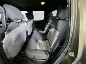 Sharp Green 2024 pour Tacoma TRD Off-Road Double Cab 4WD Volant à Gauche Sièges en Tissu Intérieur Léger Démarrage à Distance Pack TRD - Product Image 5