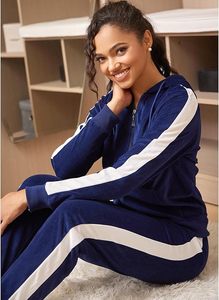 Survêtement à capuche en velours solide pour femmes | Survêtement 2 pièces | Polaire 100% coton | Vêtements d'hiver doux et chauds et élégants - Product Image 4