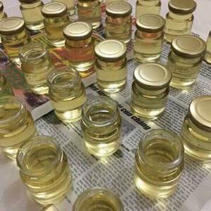 Huile essentielle de noix de coco 100% pure pressée à froid à vendre - Product Image 4