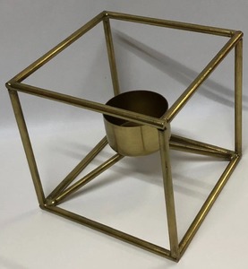 Soporte votivo geométrico redondo de alambre de Metal dorado moderno, pieza central de mesa, marco de Metal con acabado de latón navideño minimalista - Product Image 5