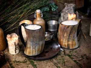 Grande tasse à bière en corne de viking 800-1200 ml, rayures sculptées polies, écologique, style amour, événements Renfaire, cadeau pour le marié - Product Image 3