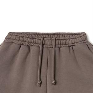 กางเกงขายาวทรงตรงผ้าฝ้ายย้อมสีวินเทจสีพื้นพร้อมโลโก้แบบกำหนดเองสำหรับผู้ชาย คอลเลคชั่นฤดูใบไม้ผลิ 2026 สีกากี - Product Image 4