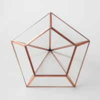Terrarium en verre pyramidal avec cadre en métal doré rose, décoration moderne pour la maison et les mariages, vase de table, taille personnalisable