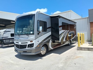 Fleetwood Bounder 35K 2023 Usado en Excelentes Condiciones, Listo para Vender - Product Image 2