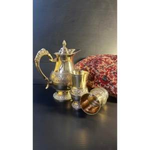 Juego de jarras de latón hechas a mano de alta calidad con 6 vasos para servir tradicionales para regalos de boda a precio mayorista - Product Image 6