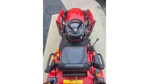 Meilleures ventes : Massey Ferguson Série GC1700 MFGC1725MB avec chargeur à attache rapide et godet à fixation par broches - Product Image 3