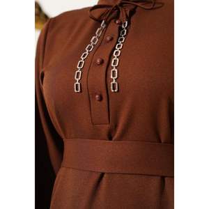 Robe String Demi-Bouton à Col Marron - Product Image 1
