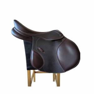 Sillín de doma inglesa de cuero personalizado, tachuela de equitación duradera y cómoda con forro de malla - Product Image 3