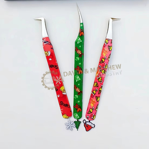 Pinzas para Pestañas con Diseño Navideño, Pinzas para Volumen, Marca Privada, Pinzas de Agarre Fuerte, Herramienta de Belleza de Acero Inoxidable - Product Image 1
