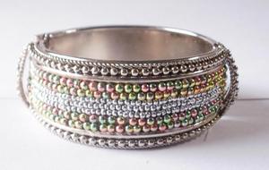 Accessoire de mode indien portable de bracelet en métal de matériel de cuivre de goujon d'argent traditionnel pour des parties religieuses et antiques - Product Image 2