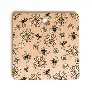 Tabla de Cortar de Madera con Forma Rectangular para Pan, Queso y Verduras, Acabado Esmaltado, Grabado a Mano, Diseño de Diseñador - Product Image 1