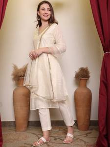 คอลเลกชันชุดผ้าไหมของจีนสำหรับปาร์ตี้ใส่ไปงานปาร์ตี้แคตตาล็อกเต็มรูปแบบมีจำหน่ายในอัตราที่ขายส่งการเย็บปักถักร้อยทำงานได้ดี - Product Image 2