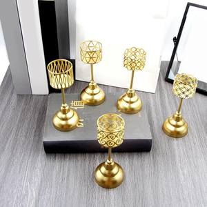 Porte-bougie en métal de haute qualité pour une décoration intérieure élégante Ensemble de 5 porte-bougie en métal pour la vente à l'exportation - Product Image 6