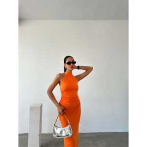 Vestido ajustado de jersey con cuello halter, detalle de cordones en la espalda y diseño fruncido - Product Image 4