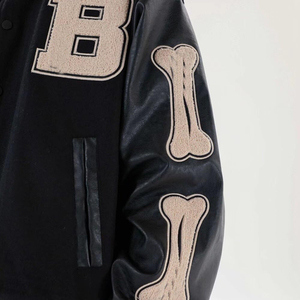 OEM personalizado negro y marrón cuero Varsity chaqueta mangas Chenille bordado Logo tela Varsity 2025 - Product Image 5