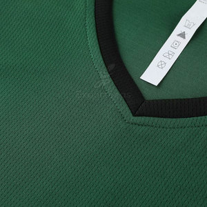 Tissu respirant léger uniforme de basket-ball en polyester 100% idéal pour les mouvements rapides et les jeux intenses - Product Image 2