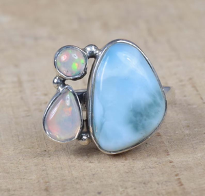 Bague multi-pierres avec opale éthiopienne et larimar bleu naturel, argent sterling 925, bijoux faits à la main, cadeau pour femme pour un anniversaire - Product Image 1