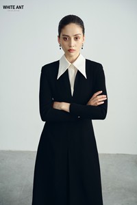 ROBE MIDI ANDREA 100% Polyester Robe longue évasée noire de haute qualité avec col Robes décontractées WHITE ANT Fabricant - Product Image 2