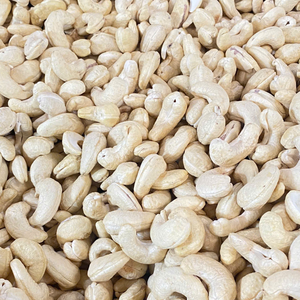 เม็ดมะม่วงหิมพานต์ดิบ W320 คุณภาพจากโรงงานโดยตรง น้ำหนัก 1 กิโลกรัม พร้อมบรรจุภัณฑ์ตามสั่ง จากบริษัทซานติโก จำกัด เวียดนาม - Product Image 1