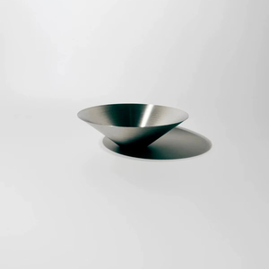 Saladier en métal antique - Product Image 1