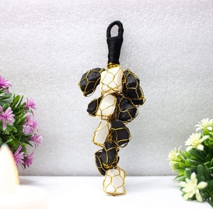 Pierre de guérison naturelle en cristal, pierre brute de sélénite et de Tourmaline noire, décoration de maison suspendue, faite à la main, vente en gros - Product Image 6
