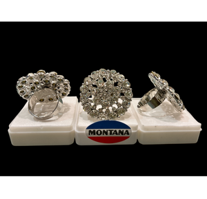 Bague personnalisée en plaqué or et argent avec motif floral et incrustation de diamants américains Bijoux uniques et élégants - Product Image 1