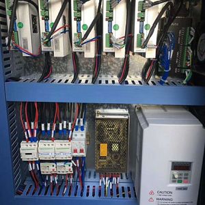 Máquina <span class=keywords><strong>de</strong></span> grabado CNC <span class=keywords><strong>de</strong></span> 4 ejes, husillo <span class=keywords><strong>de</strong></span> 1325 kW, con dispositivo rotativo, entrada para carpintería, gran <span class=keywords><strong>descuento</strong></span> - Product Image 5