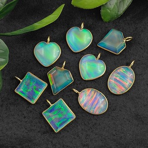 Colgante de ópalo de fuego de forma ovalada, ajuste de bisel de lujo chapado en oro y plata 925, dijes ovalados hechos a mano, proveedor de joyería al por mayor - Product Image 3