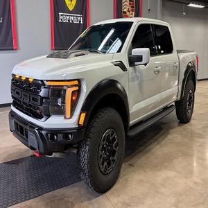 EXTREMADAMENTE LIMPIO, CON VOLANTE A LA DERECHA/IZQUIERDA, FO-RD F-150 RAP-TOR 2024, V8 SUPERCARGADO DE 720 HP, TRACCIÓN EN LAS 4 RUEDAS, LISTO PARA ENTREGAR - Product Image 5